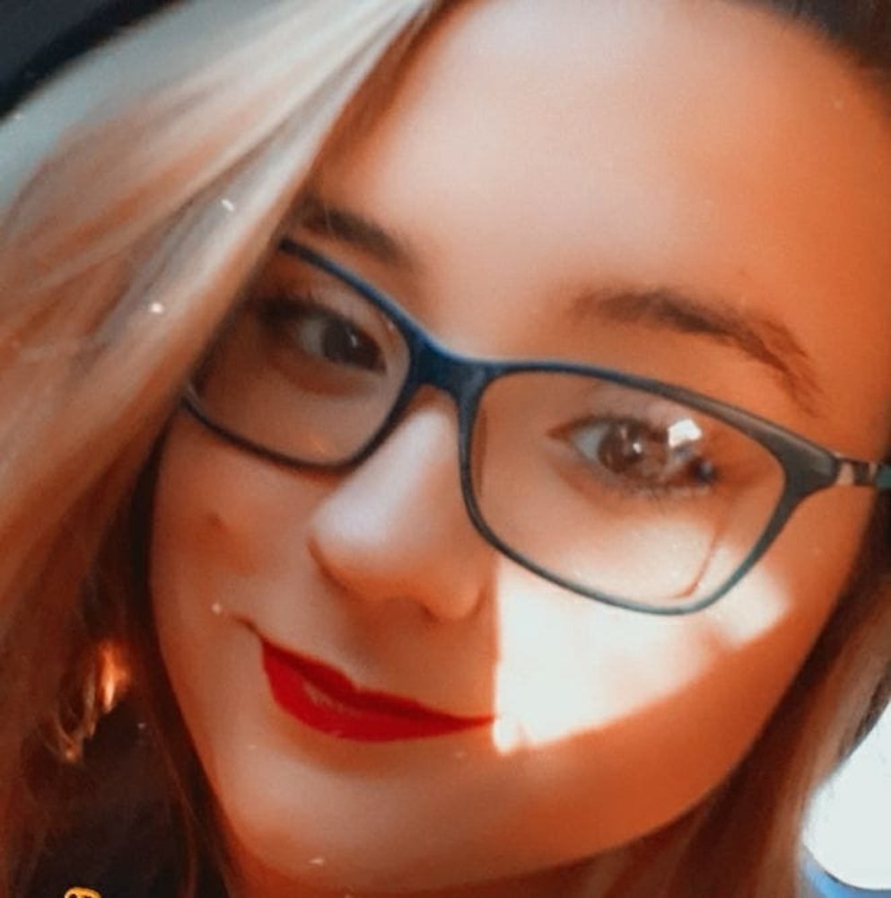 Meet your Posher, Lura
